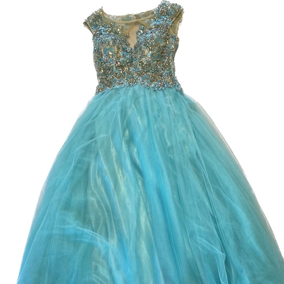 Cinderella Divine B711: Enchanting Sweetheart Ballgown for Timeless Elegance main image 0